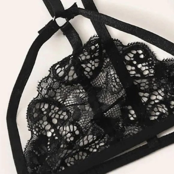 7/$25 Strappy bralette & thong set BNIP - Picture 3 of 3